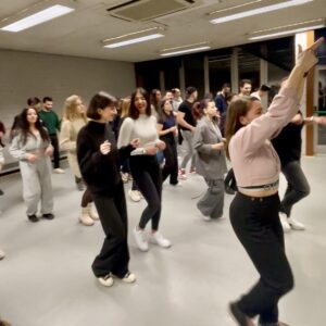BACHATA FUNDAMENTALS - Basics of bachata